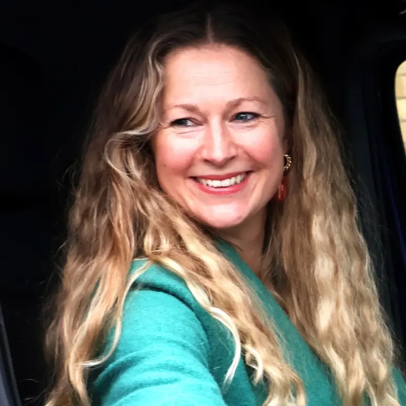Laura Adams